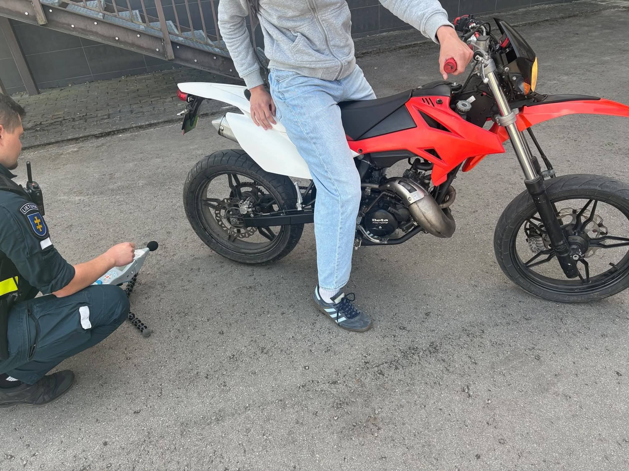 Kuršėnuose – policijos dėmesys motociklų triukšmui 