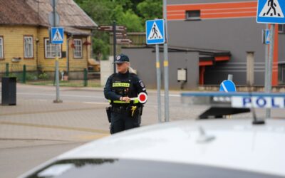 Kuršėnuose policija tikrino vairuotojų blaivumą: nustatytas neblaivus vairuotojas