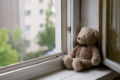Šiauliuose iš ketvirto aukšto per langą iškrito mažametis vaikas