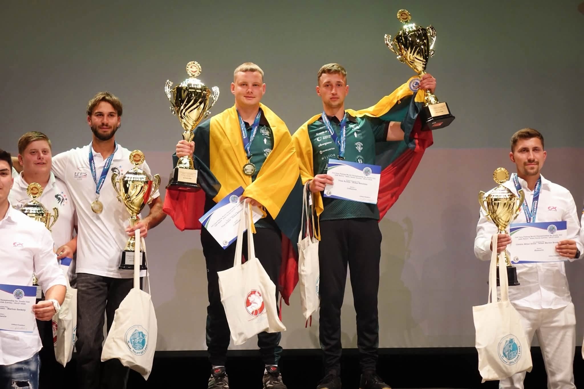 Pasaulio U22 karpių žvejybos čempionate – Lietuvos rinktinės sidabras, o Titui Kumžai ir Rokui Šebelskiui – auksas