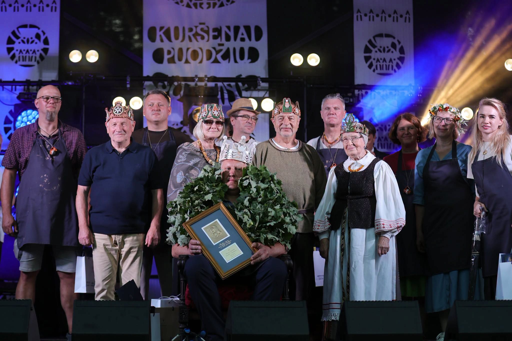 KURŠĖNAI VĖL TAPO LIETUVOS PUODŽIŲ SOSTINE – KARŪNUOTAS XI PUODŽIŲ KARALIUS ROLANDAS GRUNSKIS
