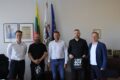 KAI MIESTUI REIKĖJO PAGALBOS, JIE NELAUKĖ: DU ŠIAULIEČIAI PO AUDROS TVARKĖ MIESTĄ IKI RYTO