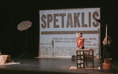 KURŠĖNUOSE – PILNA SALĖ IR GAUSŪS APLODISMENTAI: „UNĖ“ ŽIŪROVUS NUKĖLĖ Į NEPAPRASTĄ GYVENIMO ISTORIJĄ