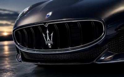 NAISIUOSE GIRTO VAIRUOTOJO „ŠKODA“ TARANAVO „MASERATI“ – PO SMŪGIO VYRAS PASIŠALINO
