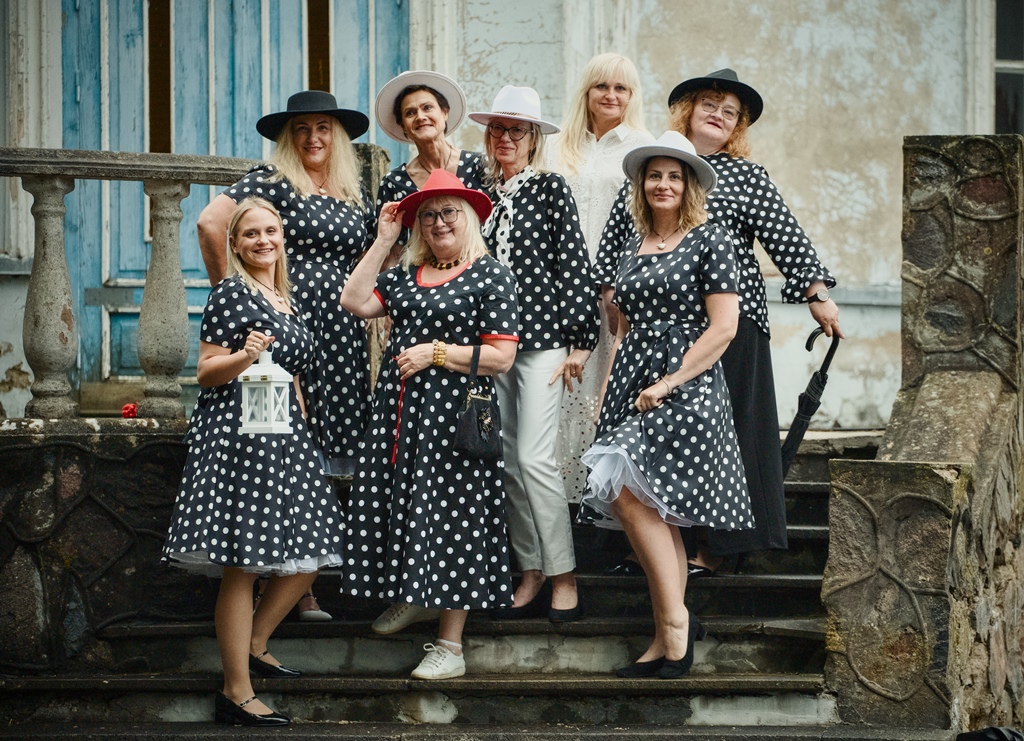 JAU RYTOJ PAEŽERIŲ DVARE SKAMBĖS RETRO MELODIJOS IR ROMANSAI