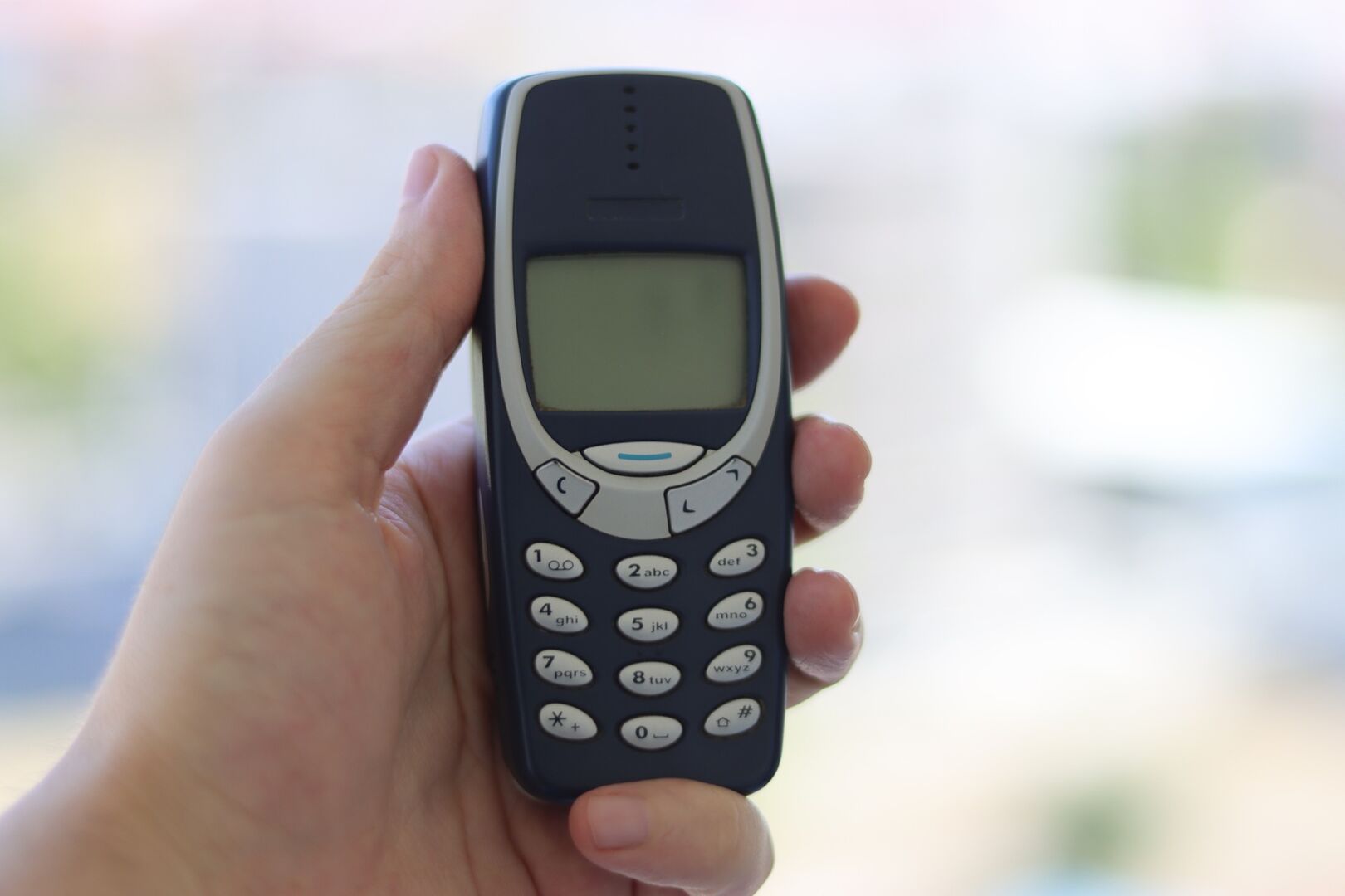 26 METAI, O JI VIS DAR VEIKIA – LIETUVOS ŽMONĖS TEBENAUDOJA LEGENDINIUS „NOKIA 3310“