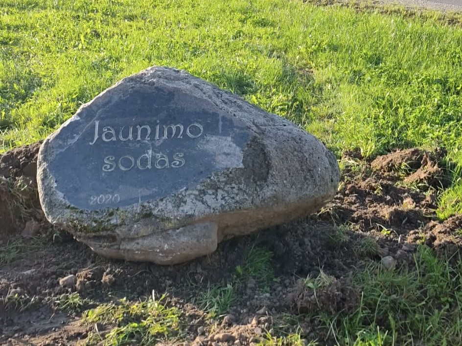 Po didžiulio atgarsio – gera žinia: išvažinėtas Kuršėnų Jaunimo sodas bus atsodintas