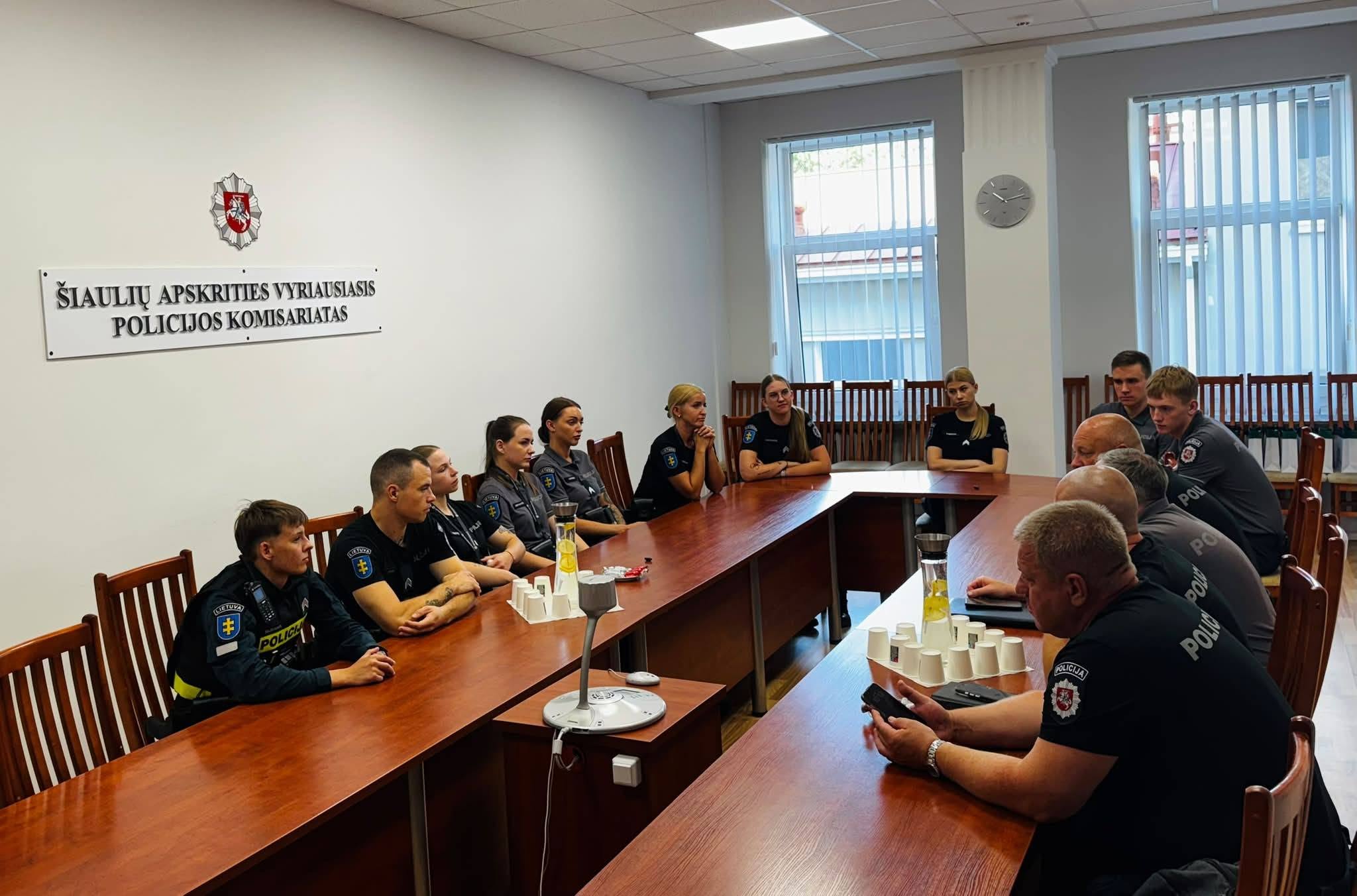 POLICIJAI – NAUJAS PASTIPRINIMAS: 159 KURSANTAI PRADĖJO MOKSLUS, ŠIAULIUOSE – 11 NAUJŲ PAREIGŪNŲ