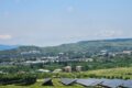 Sakartvele atidaryta 718 kW saulės elektrinė 384 dėl karo perkeltoms šeimoms