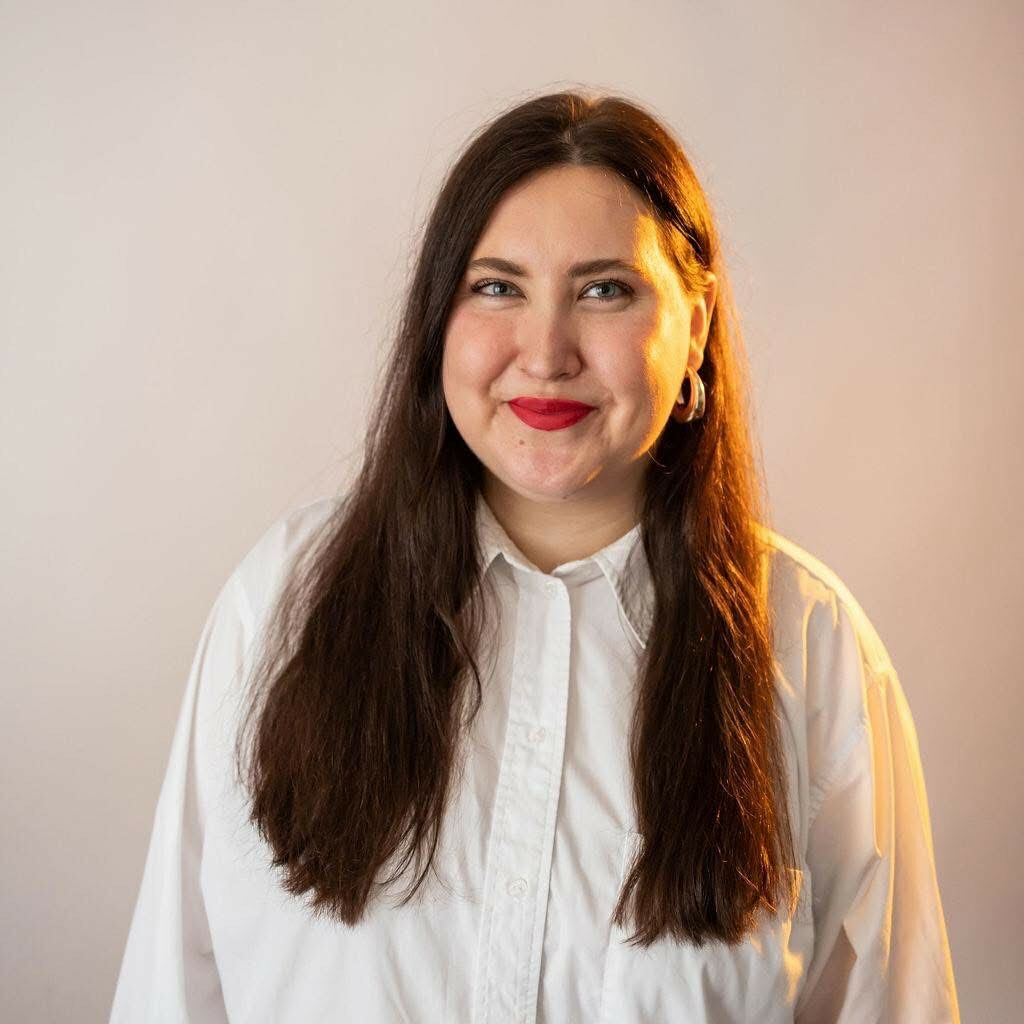 Organizacijos „Mostai“ socialinių programų plėtros vadovė Roberta Avramenko, įspėjanti apie paauglių verbavimo ir manipuliacijų pavojus internete.