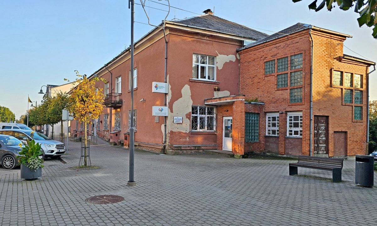 Kuršėnų centre prasideda daugiau nei 1,2 mln. eurų vertės pastato kapitalinis remontas